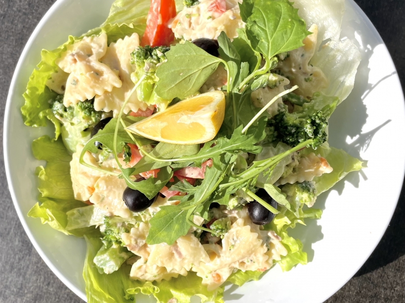 Brokkolis tésztasaláta